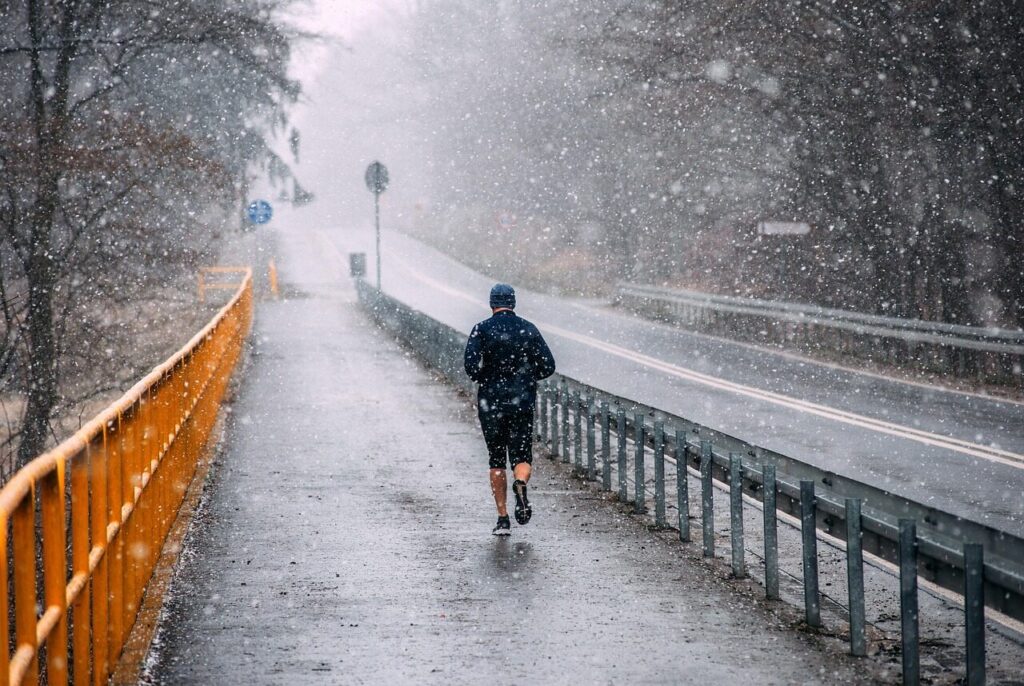 Photo by jwvein - Aktivitus guy, the path, street, trees, forest, arm, asphalt, the fog, scenery, a snowstorm, nature, gloomily, foggy, running, sport, jogging, athletics, exercises, athlete, active, runner, conditions